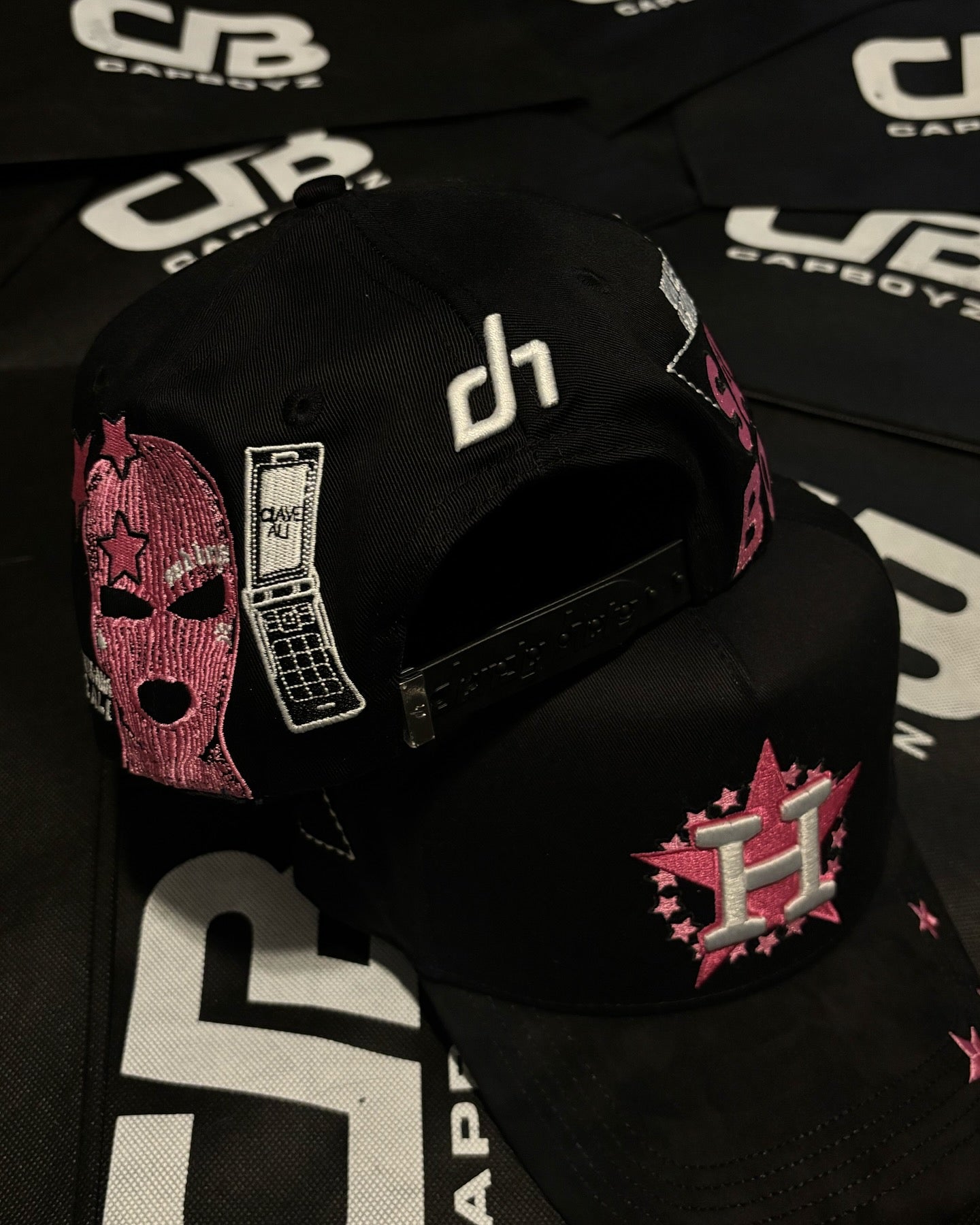 Major League Baseball - Houston Astros - Dandy X Junior H "Clave Ali" Hats - Black - A Specially Designed Hat with Worn-out Style. Hat with Integrated NFC Scanning Function. Special Edition Adjustable Brim Baseball Cap