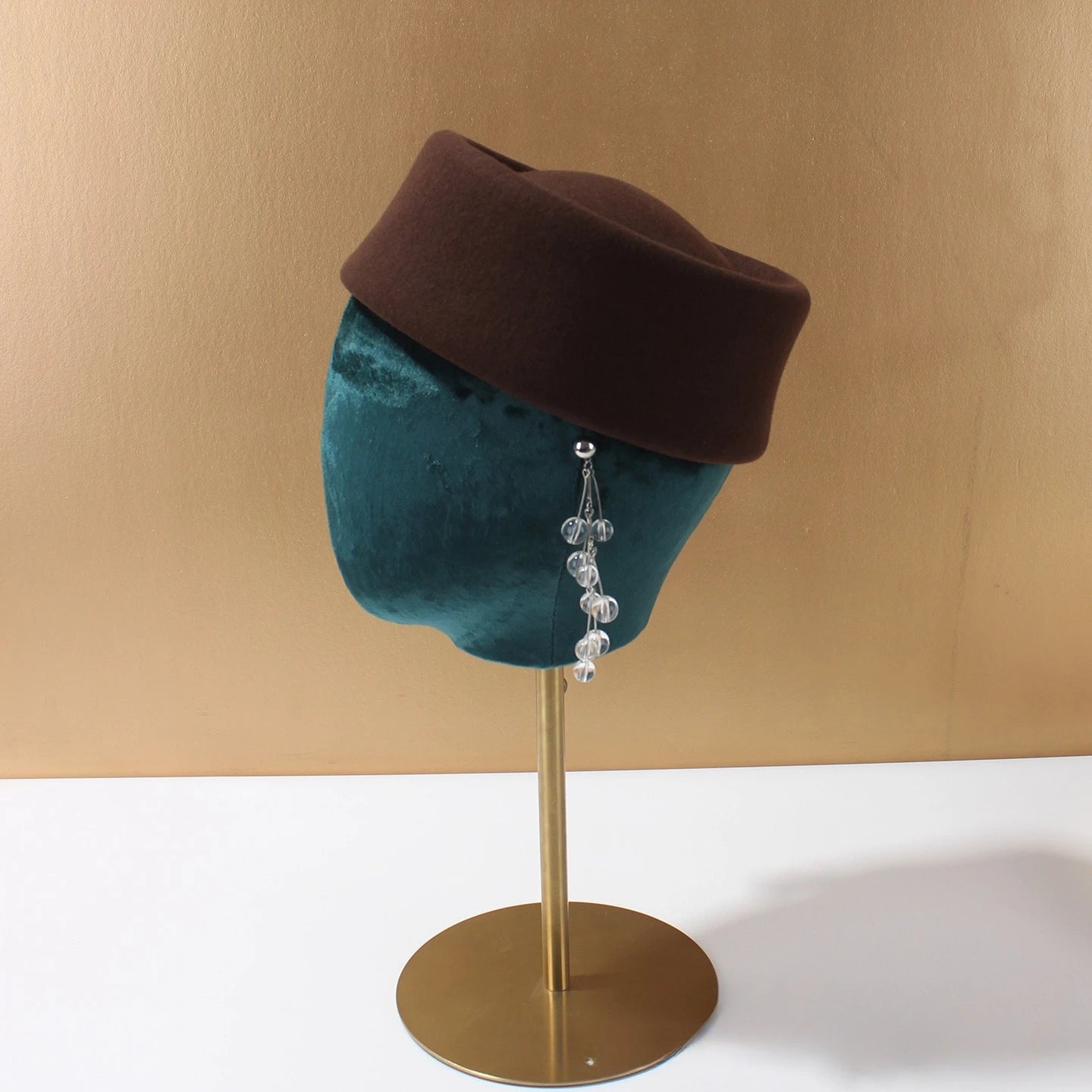 Vintage Hard Top Flat Fedoras Hats Women 100% Wool Felt Berets Hat Wedding Cocktail Party Medicine Box Hat Charming Pillbox Cap