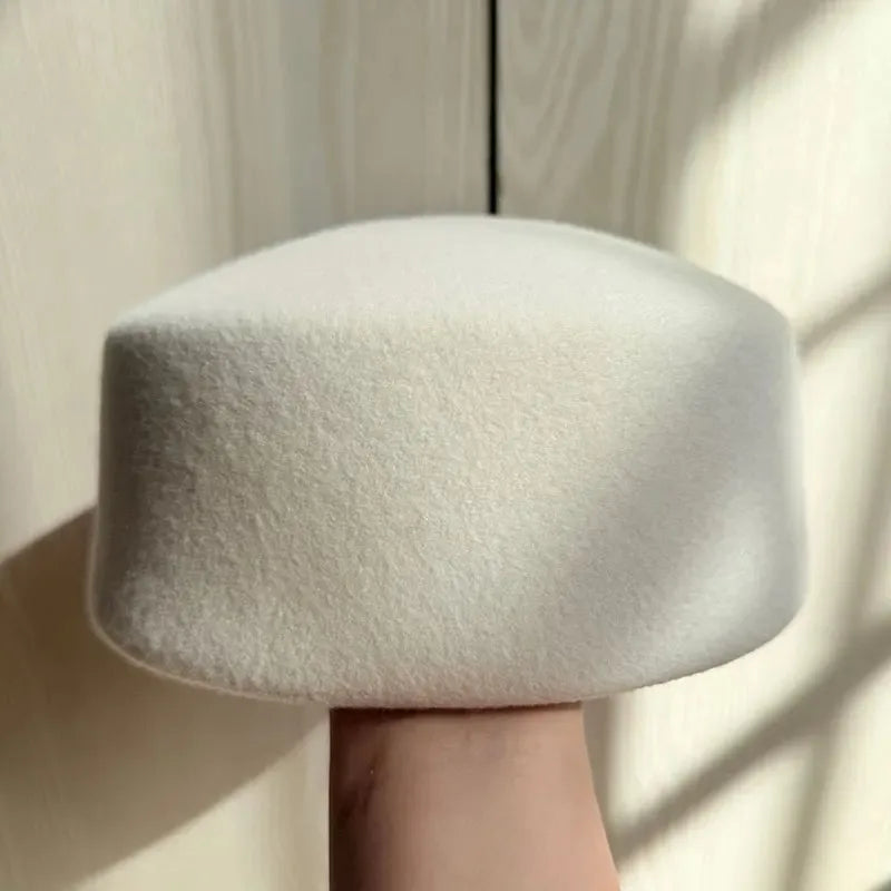 Vintage Hard Top Flat Fedoras Hats Women 100% Wool Felt Berets Hat Wedding Cocktail Party Medicine Box Hat Charming Pillbox Cap