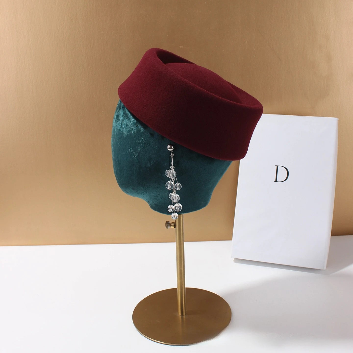 Vintage Hard Top Flat Fedoras Hats Women 100% Wool Felt Berets Hat Wedding Cocktail Party Medicine Box Hat Charming Pillbox Cap
