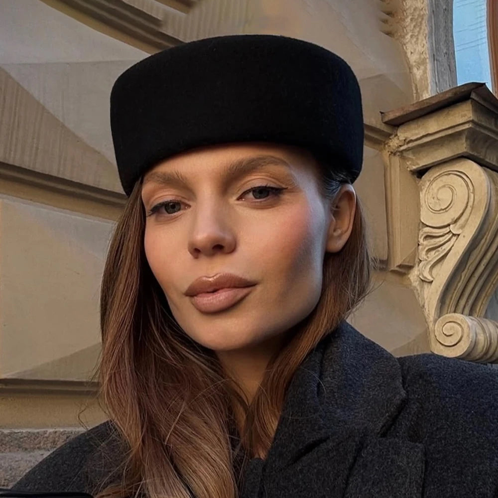 Vintage Hard Top Flat Fedoras Hats Women 100% Wool Felt Berets Hat Wedding Cocktail Party Medicine Box Hat Charming Pillbox Cap
