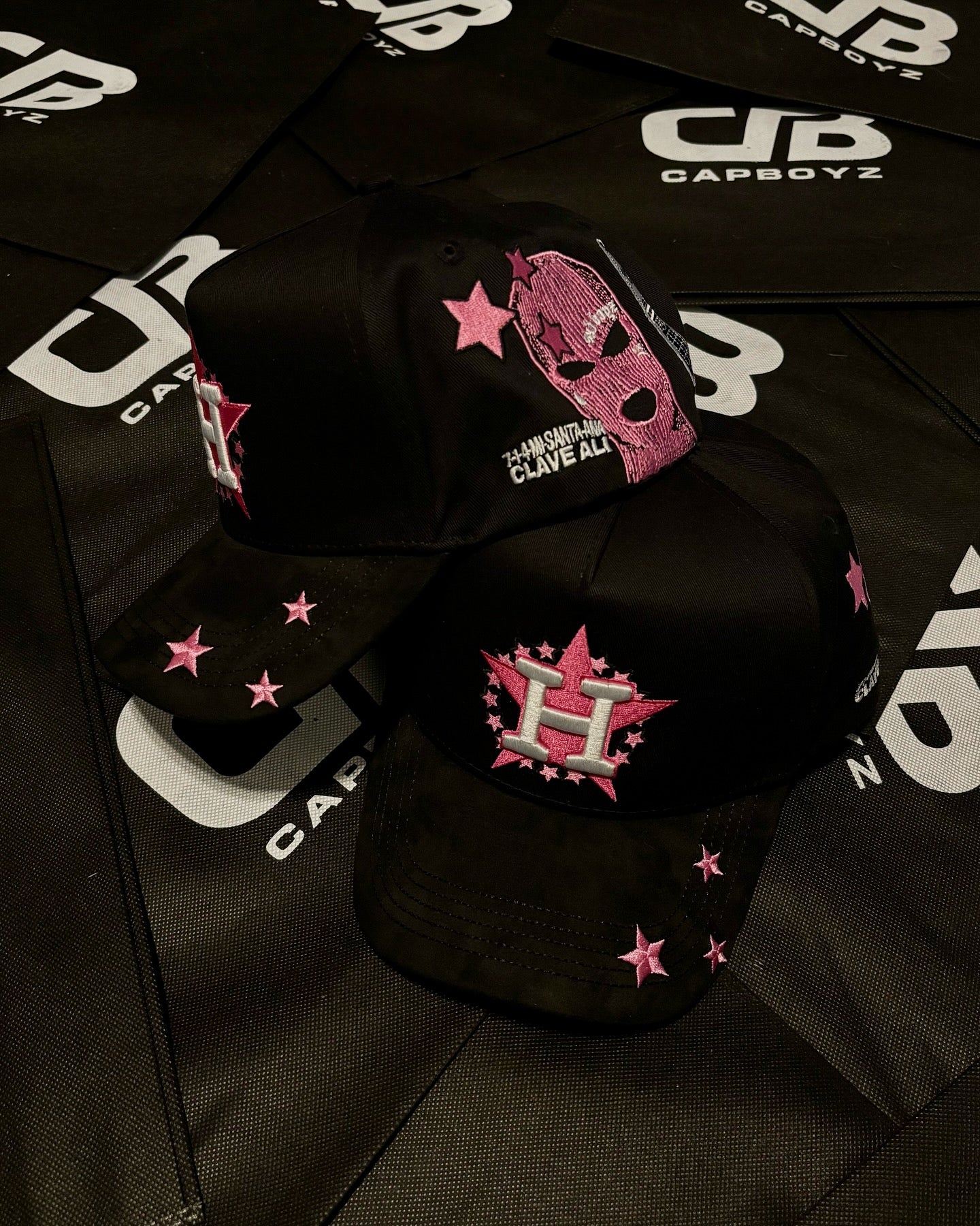 Major League Baseball - Houston Astros - Dandy X Junior H "Clave Ali" Hats - Black - A Specially Designed Hat with Worn-out Style. Hat with Integrated NFC Scanning Function. Special Edition Adjustable Brim Baseball Cap