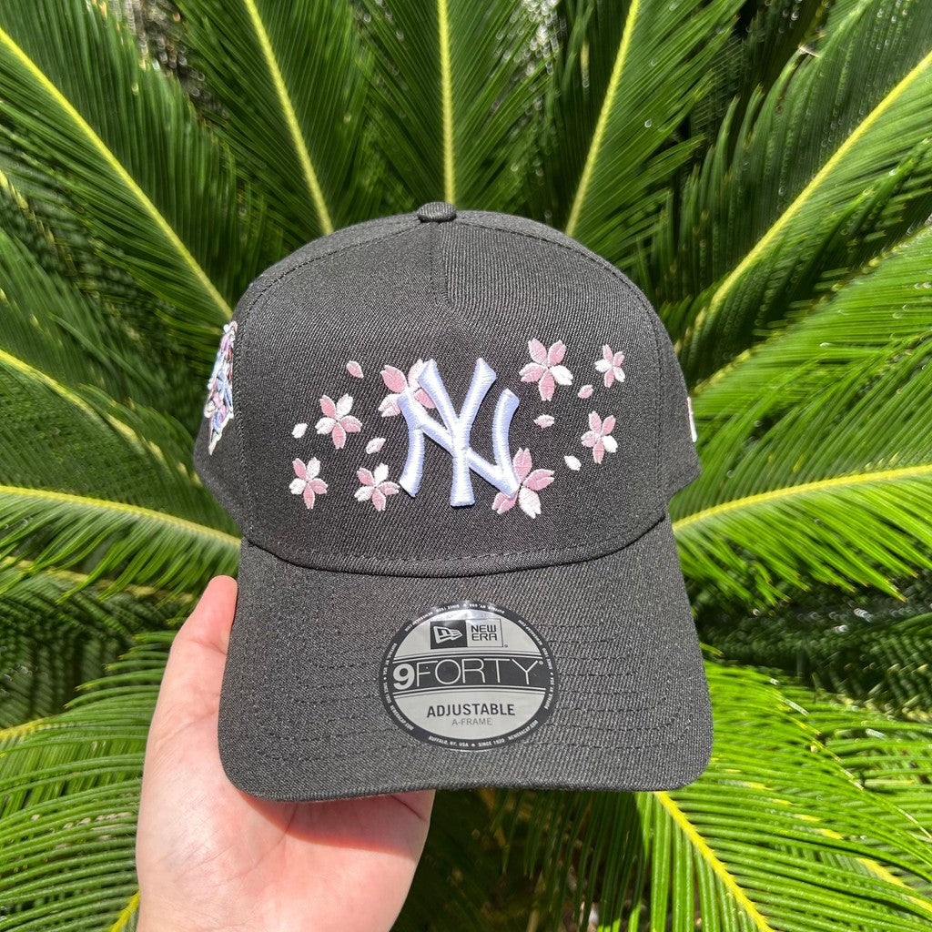 Major League Baseball New York Yankees World Series 2000 Cherry Blossom Black Pink Edition A-Frame Adjustable Snapback Caps