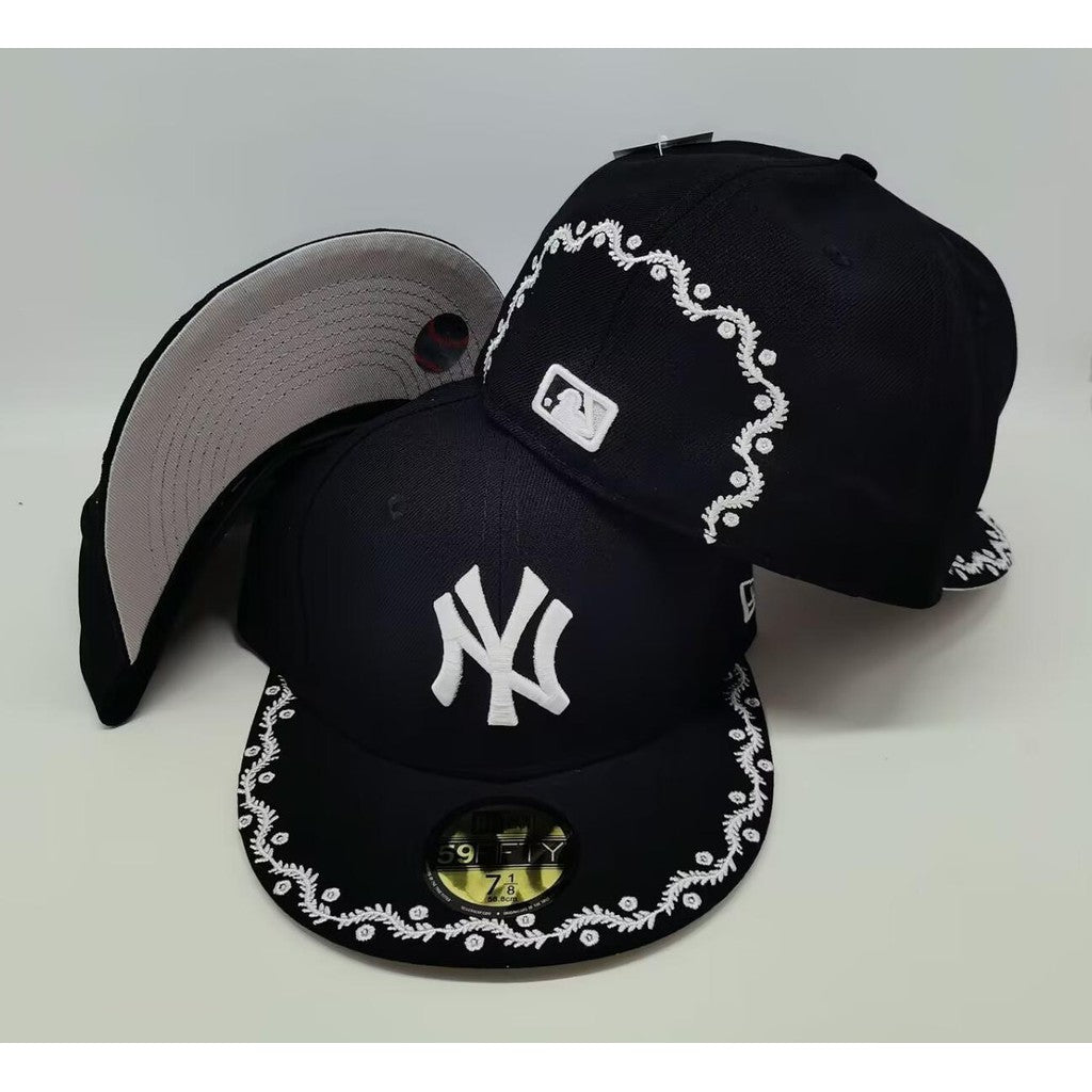 Major League Baseball New York Yankees Low Profile Floral Fitted Hat Lace Embroidered Flat Brimmed Casual Baseball Cap