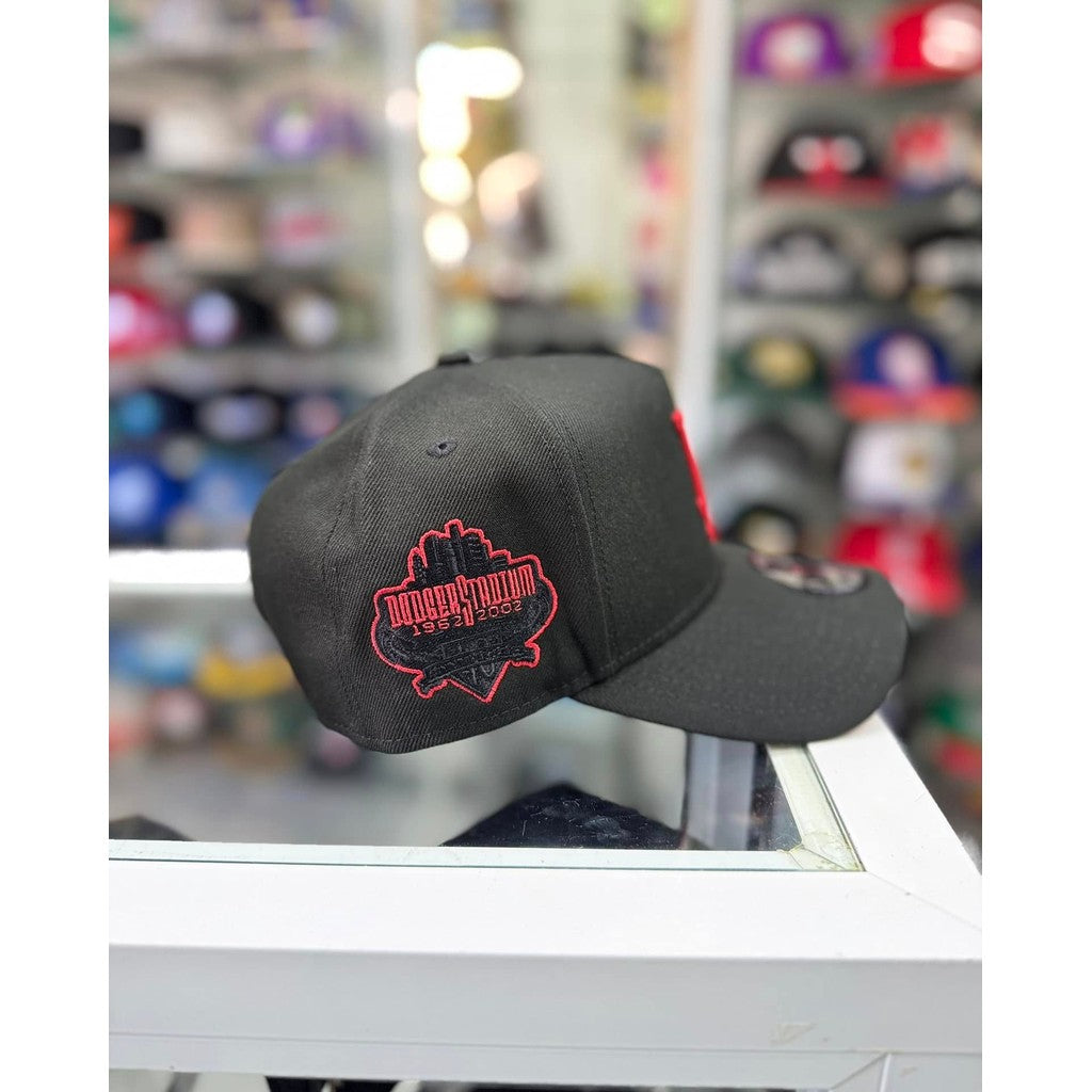 Major League Baseball Los Angeles Dodgers Black &Red Black Uv Red A-Frame Adjustable Snapback Cap Hip-Hop Curved Brimmed Baseball Cap
