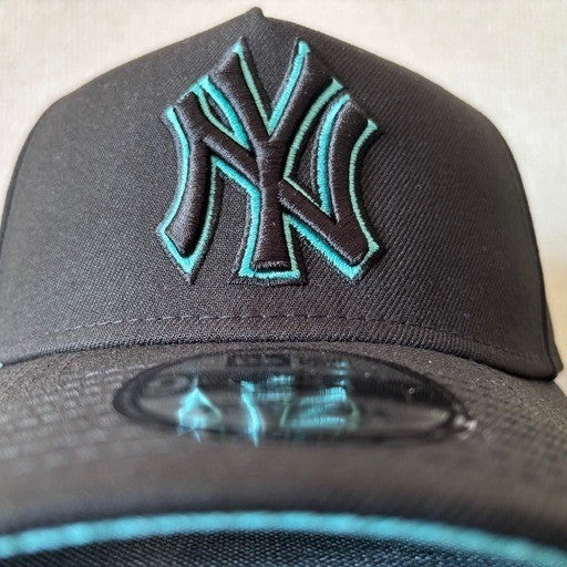Major League Baseball New York Yankees 9f0rty A-Frame Black & Tiffany Blue 1999 World Series Adjustable Snapback Caps